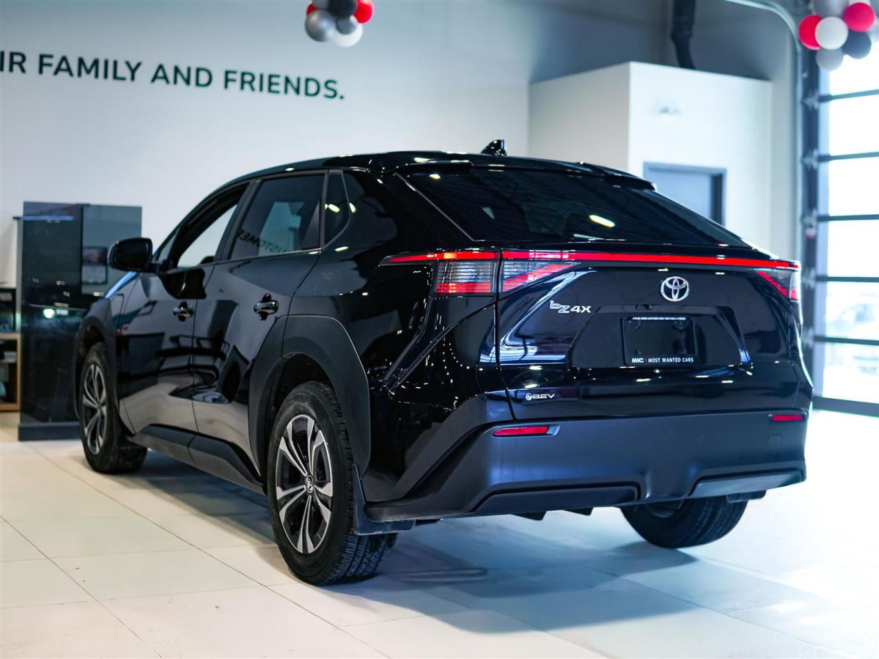 2024 Toyota bZ4X XLE | NO ACCIDENTS | HEATED STEERING | PUSH BUTTON Photo