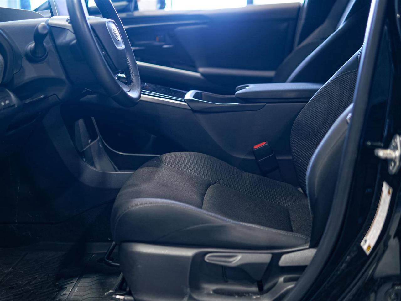 2024 Toyota bZ4X XLE | NO ACCIDENTS | HEATED STEERING | PUSH BUTTON Photo