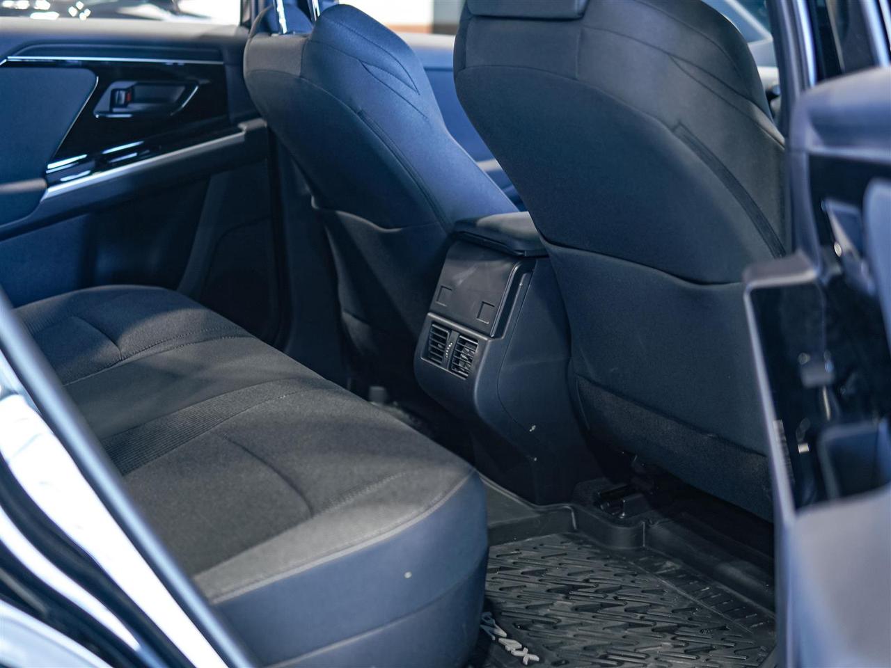 2024 Toyota bZ4X XLE | NO ACCIDENTS | HEATED STEERING | PUSH BUTTON Photo