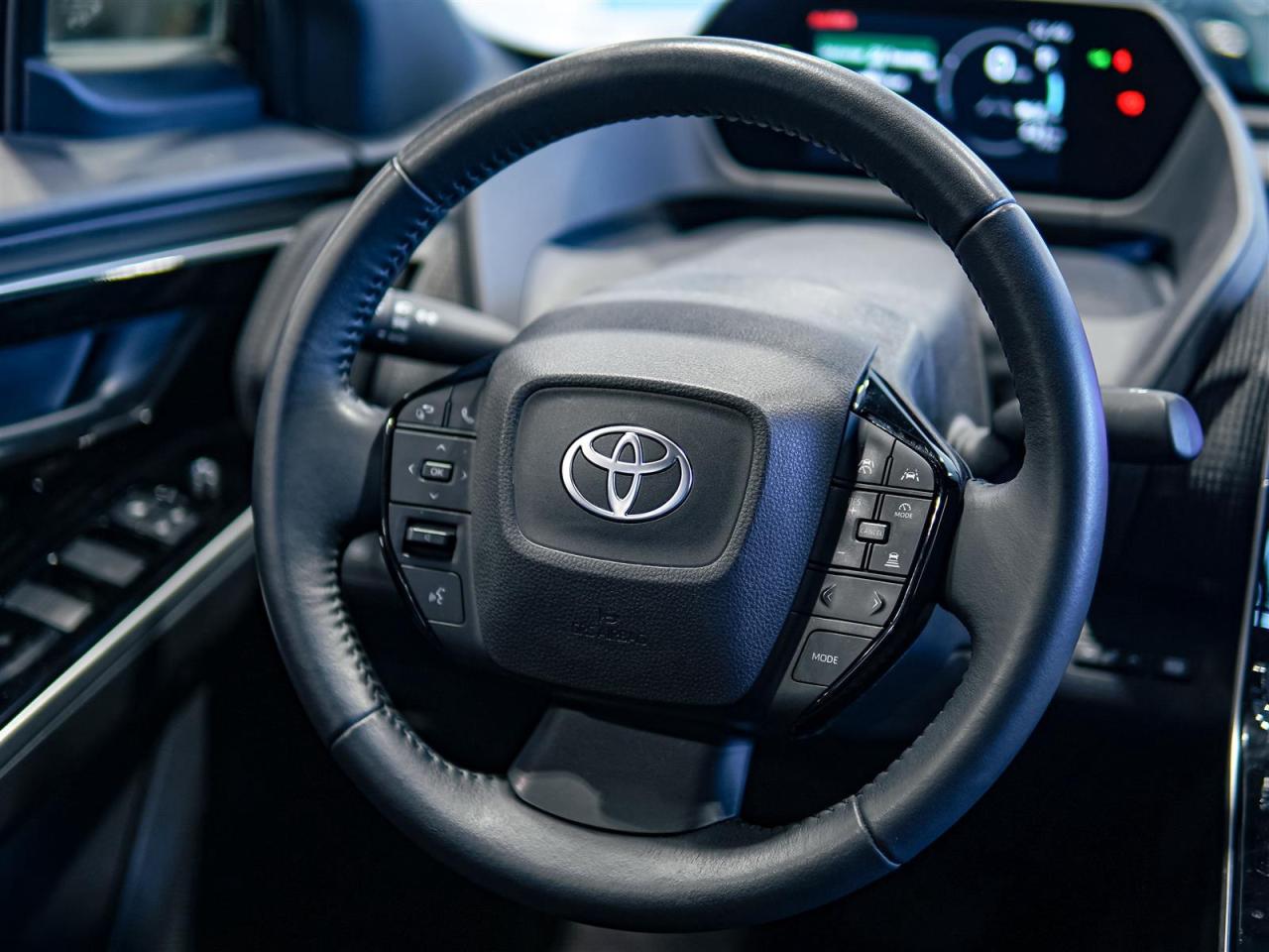 2024 Toyota bZ4X XLE | NO ACCIDENTS | HEATED STEERING | PUSH BUTTON Photo