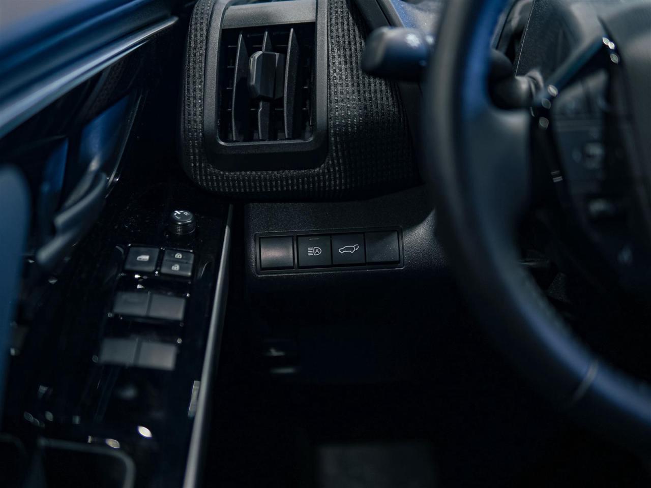 2024 Toyota bZ4X XLE | NO ACCIDENTS | HEATED STEERING | PUSH BUTTON Photo