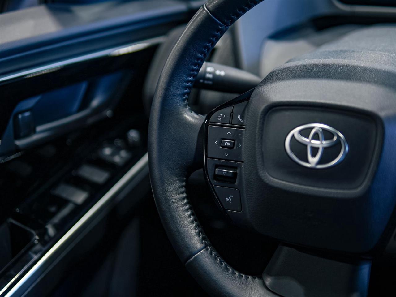 2024 Toyota bZ4X XLE | NO ACCIDENTS | HEATED STEERING | PUSH BUTTON Photo