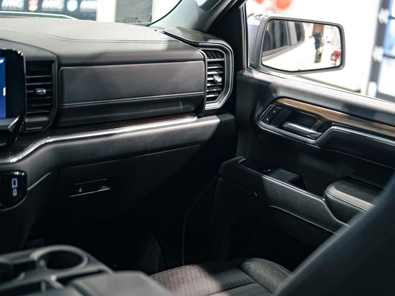 2024 Chevrolet Silverado 1500 LT CREW CAB 4WD | NO ACCIDENTS | BIG SCREEN Photo