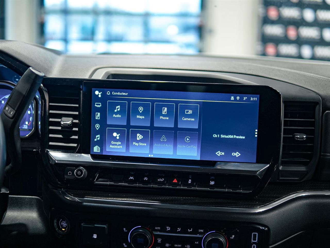 2024 Chevrolet Silverado 1500 LT CREW CAB 4WD | NO ACCIDENTS | BIG SCREEN Photo