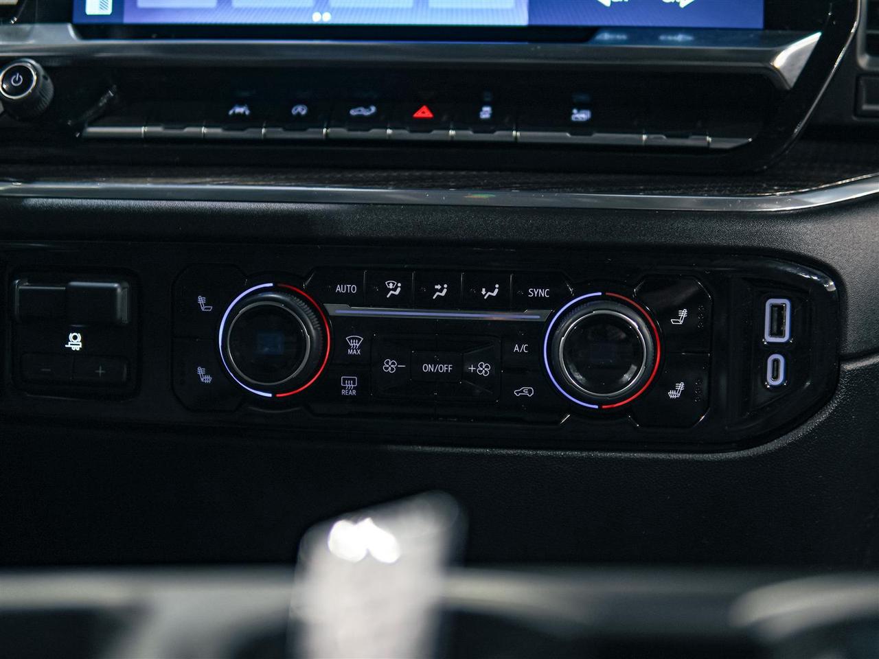 2024 Chevrolet Silverado 1500 LT CREW CAB 4WD | NO ACCIDENTS | BIG SCREEN Photo