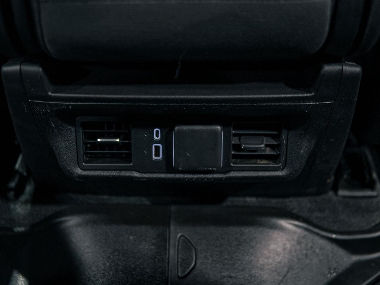 2024 Chevrolet Silverado 1500 LT CREW CAB 4WD | NO ACCIDENTS | BIG SCREEN Photo