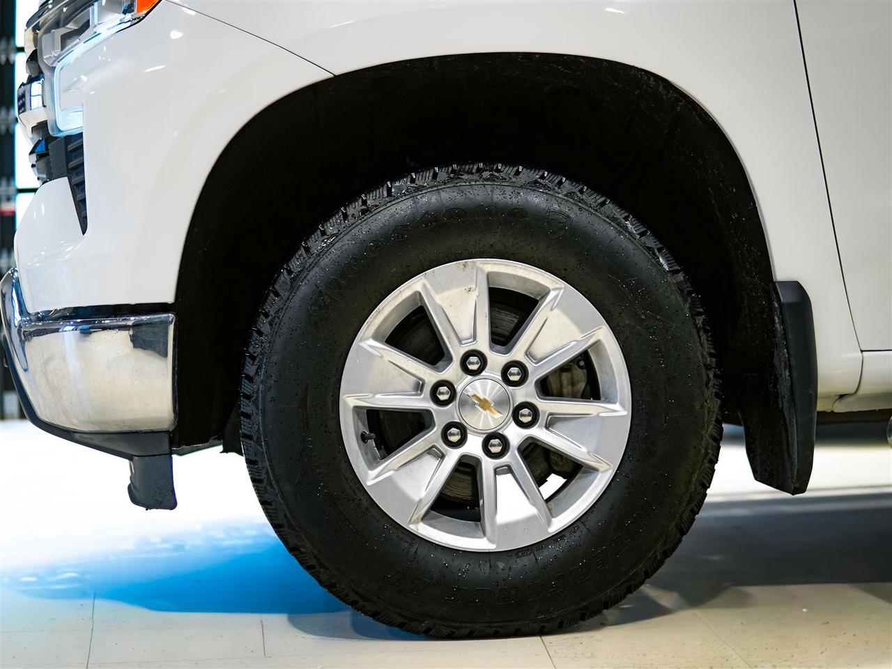 2024 Chevrolet Silverado 1500 LT CREW CAB 4WD | NO ACCIDENTS | BIG SCREEN Photo