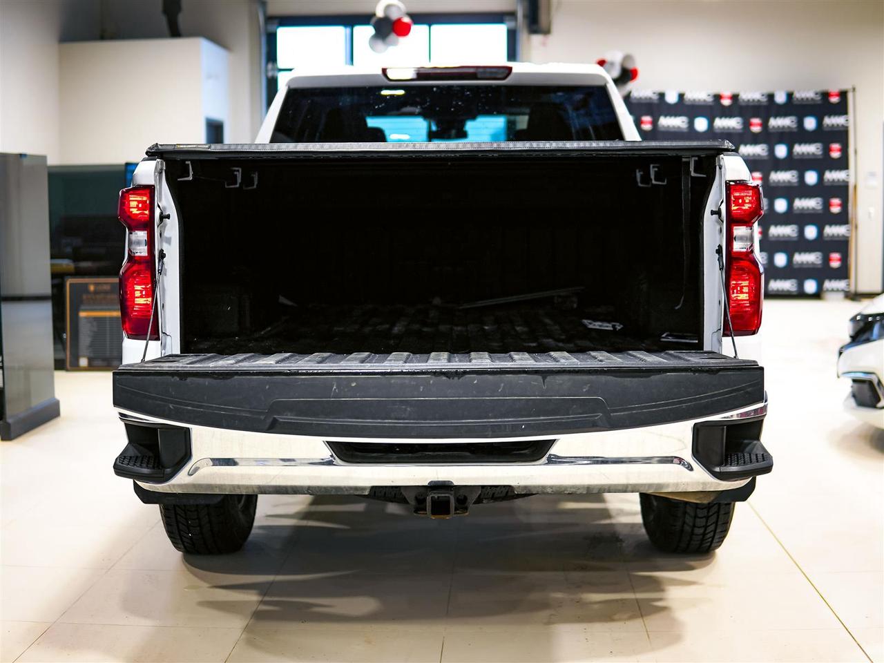 2024 Chevrolet Silverado 1500 LT CREW CAB 4WD | NO ACCIDENTS | BIG SCREEN Photo