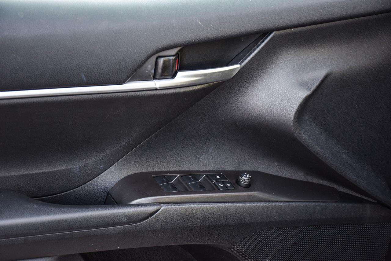 2023 Toyota Camry HYBRID LE No Accident Carplay LTA Heated Seats Photo