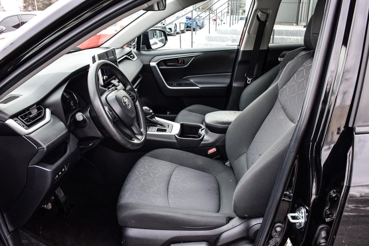 2024 Toyota RAV4 LE AWD No Accident Carplay Lane Assist Photo