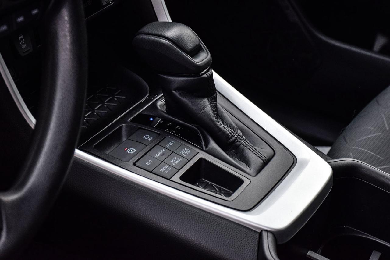 2024 Toyota RAV4 LE AWD No Accident Carplay Lane Assist Photo