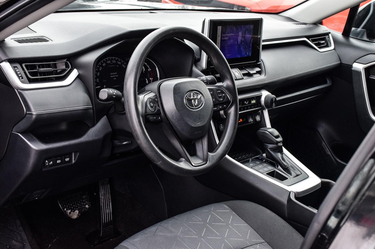 2024 Toyota RAV4 LE AWD No Accident Carplay Lane Assist Photo