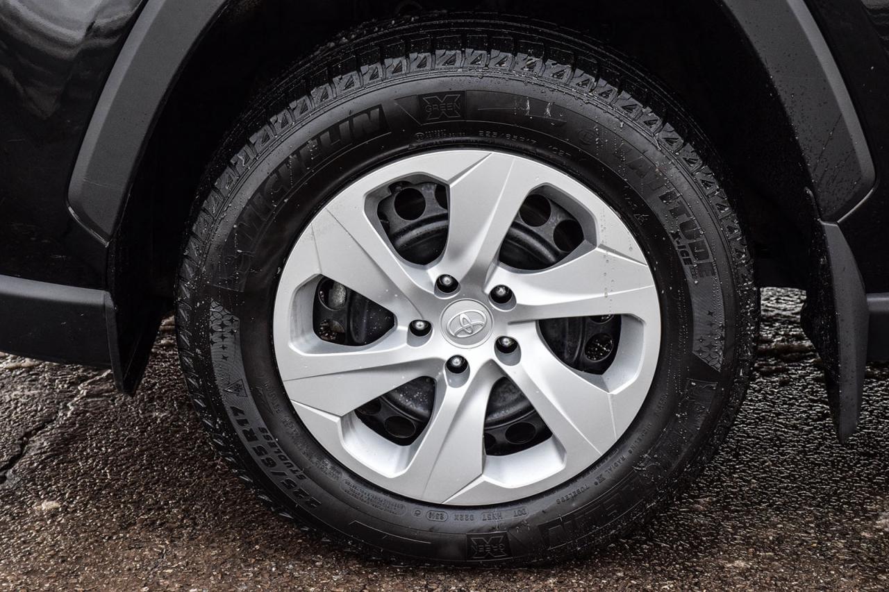 2024 Toyota RAV4 LE AWD No Accident Carplay Lane Assist Photo