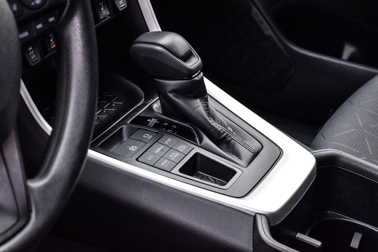 2024 Toyota RAV4 LE AWD No Accident Carplay Lane Assist Photo