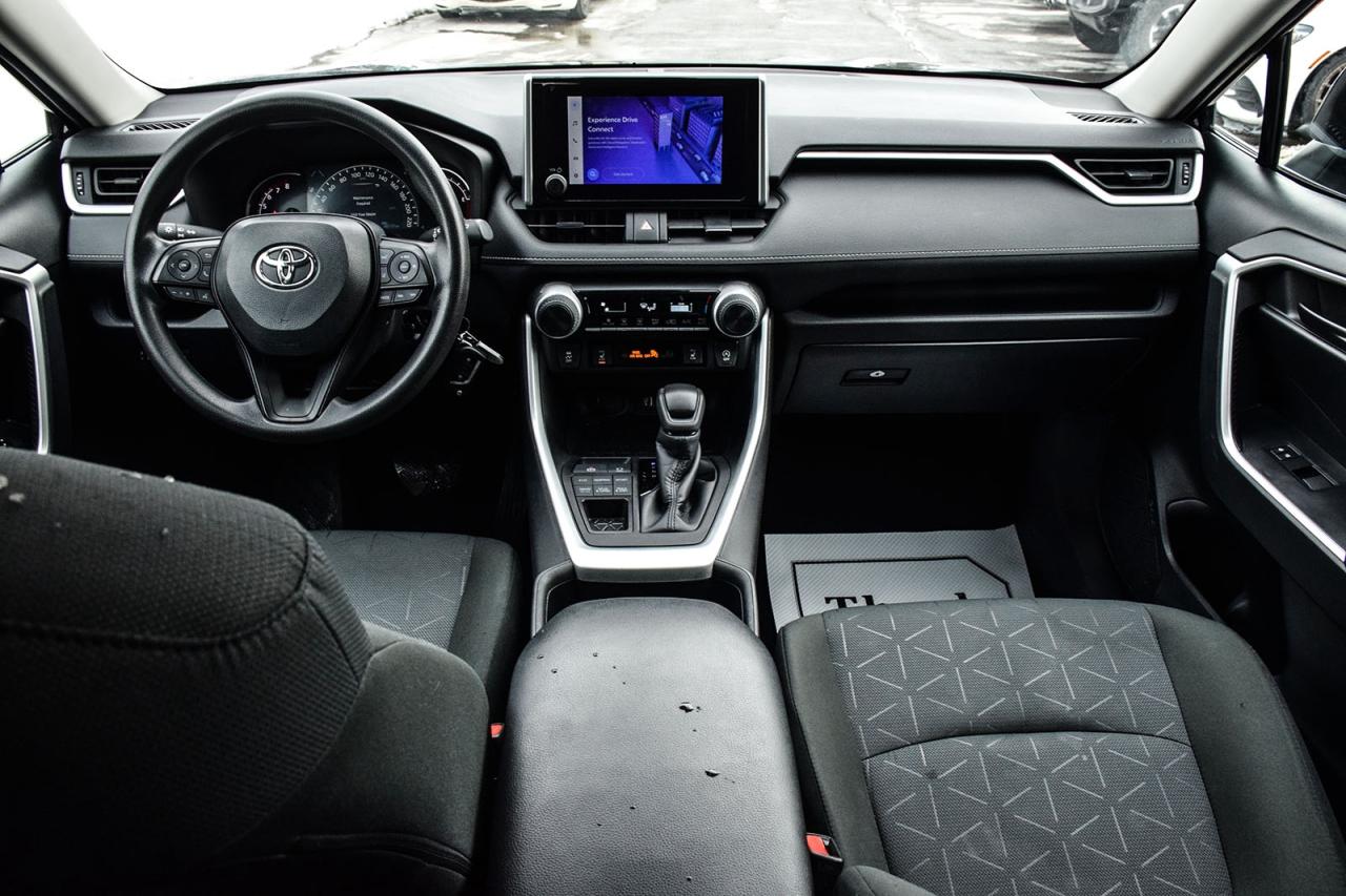 2024 Toyota RAV4 LE AWD No Accident Carplay Lane Assist Photo