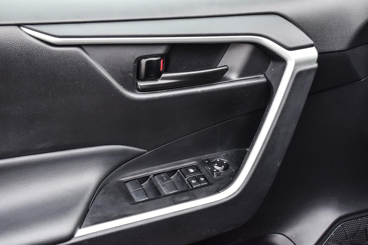 2024 Toyota RAV4 LE AWD No Accident Carplay Lane Assist Photo