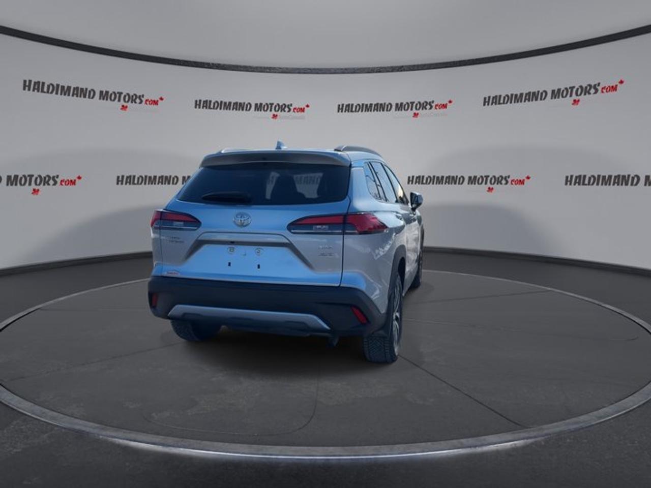 2024 Toyota Corolla Cross XLE Photo