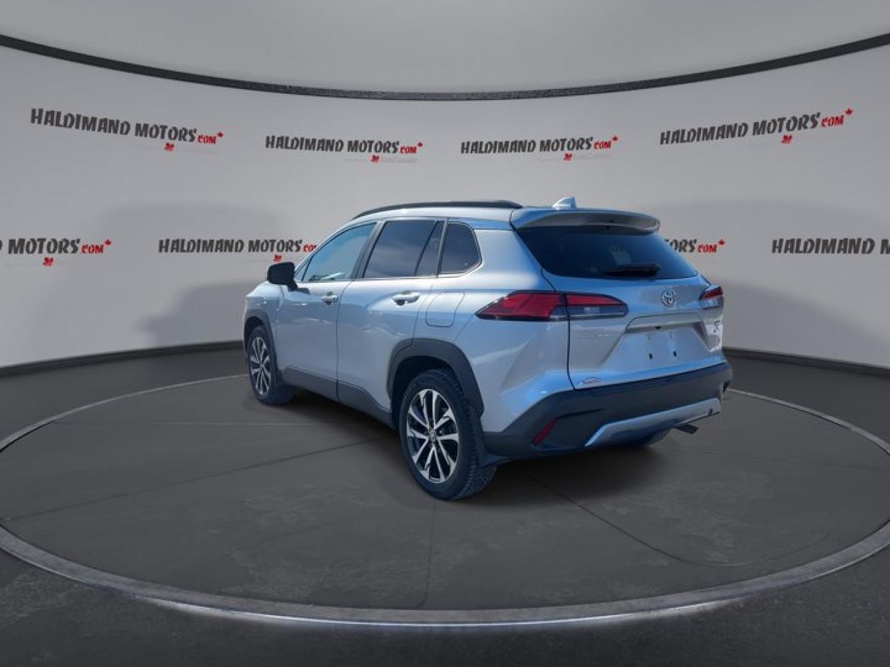 2024 Toyota Corolla Cross XLE Photo