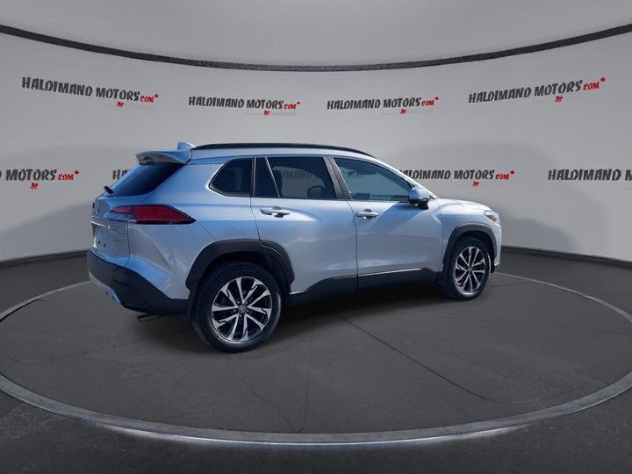 2024 Toyota Corolla Cross XLE Photo