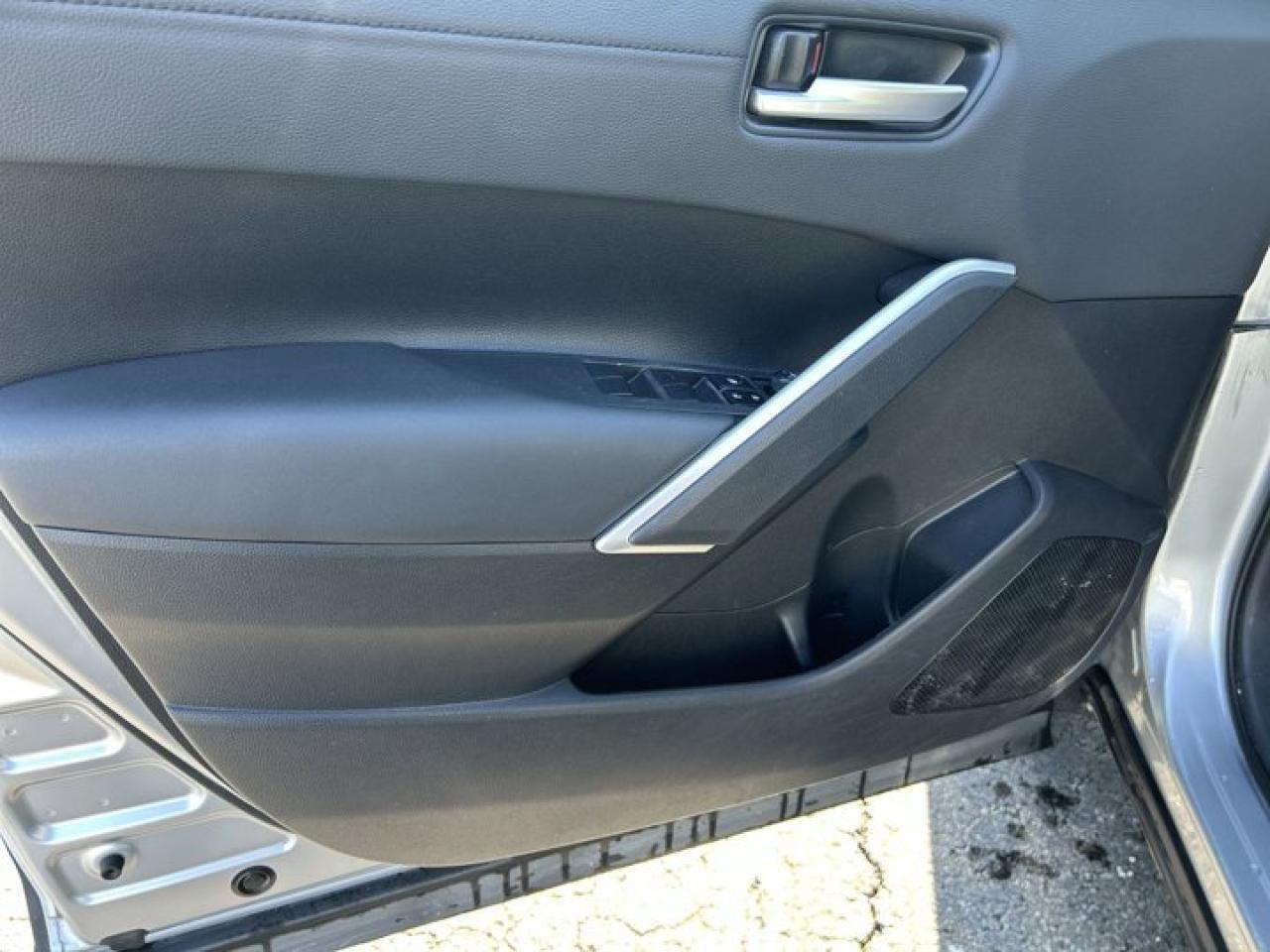 2024 Toyota Corolla Cross XLE Photo