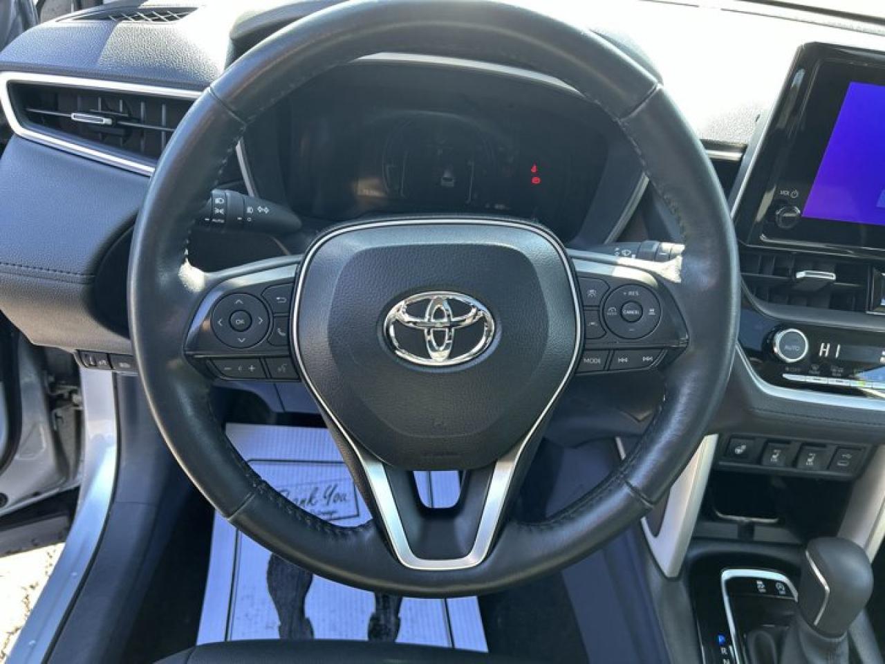 2024 Toyota Corolla Cross XLE Photo