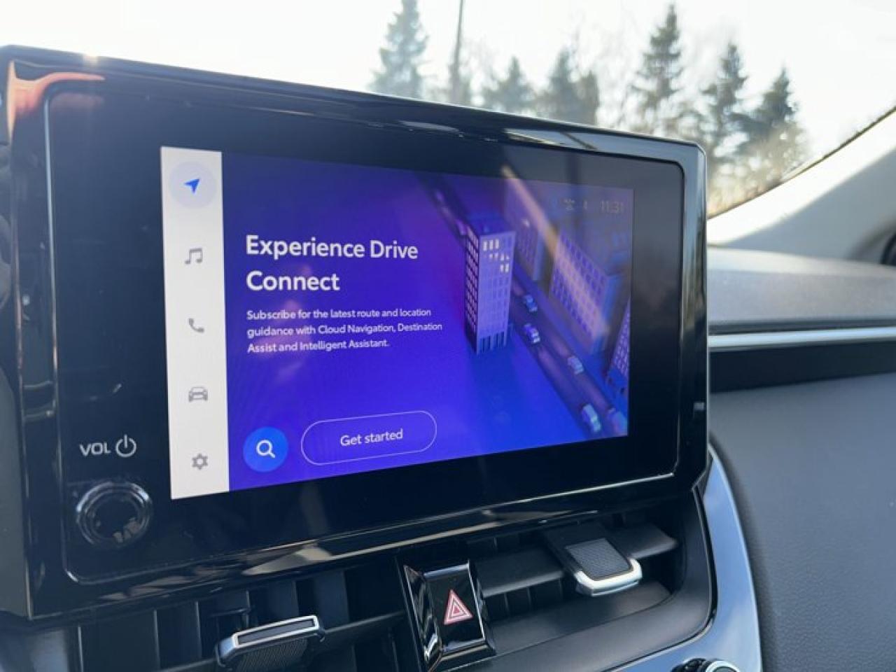 2024 Toyota Corolla Cross XLE Photo