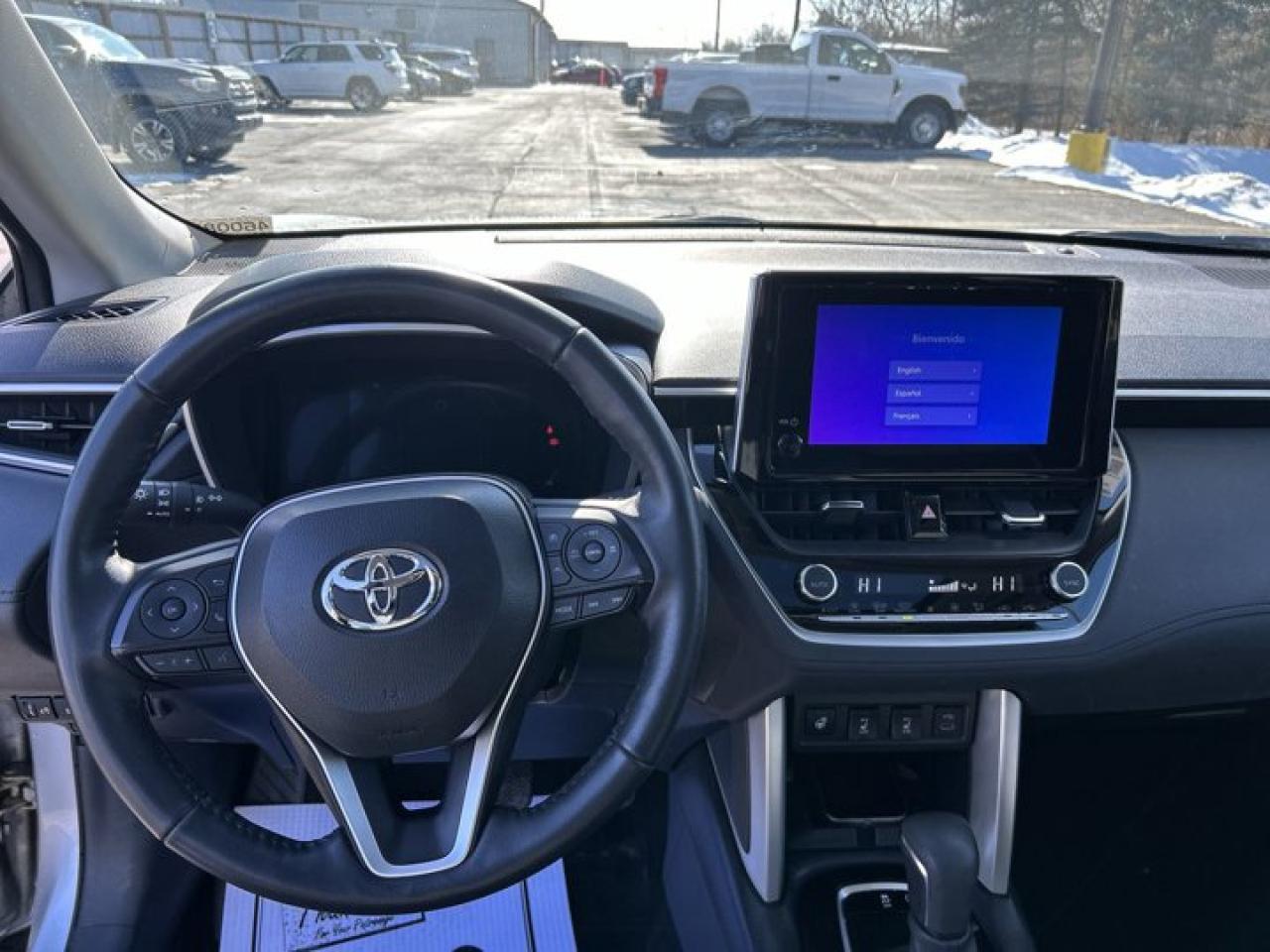 2024 Toyota Corolla Cross XLE Photo