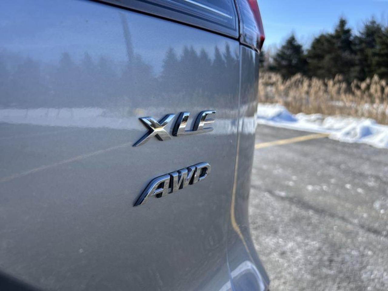 2024 Toyota Corolla Cross XLE Photo