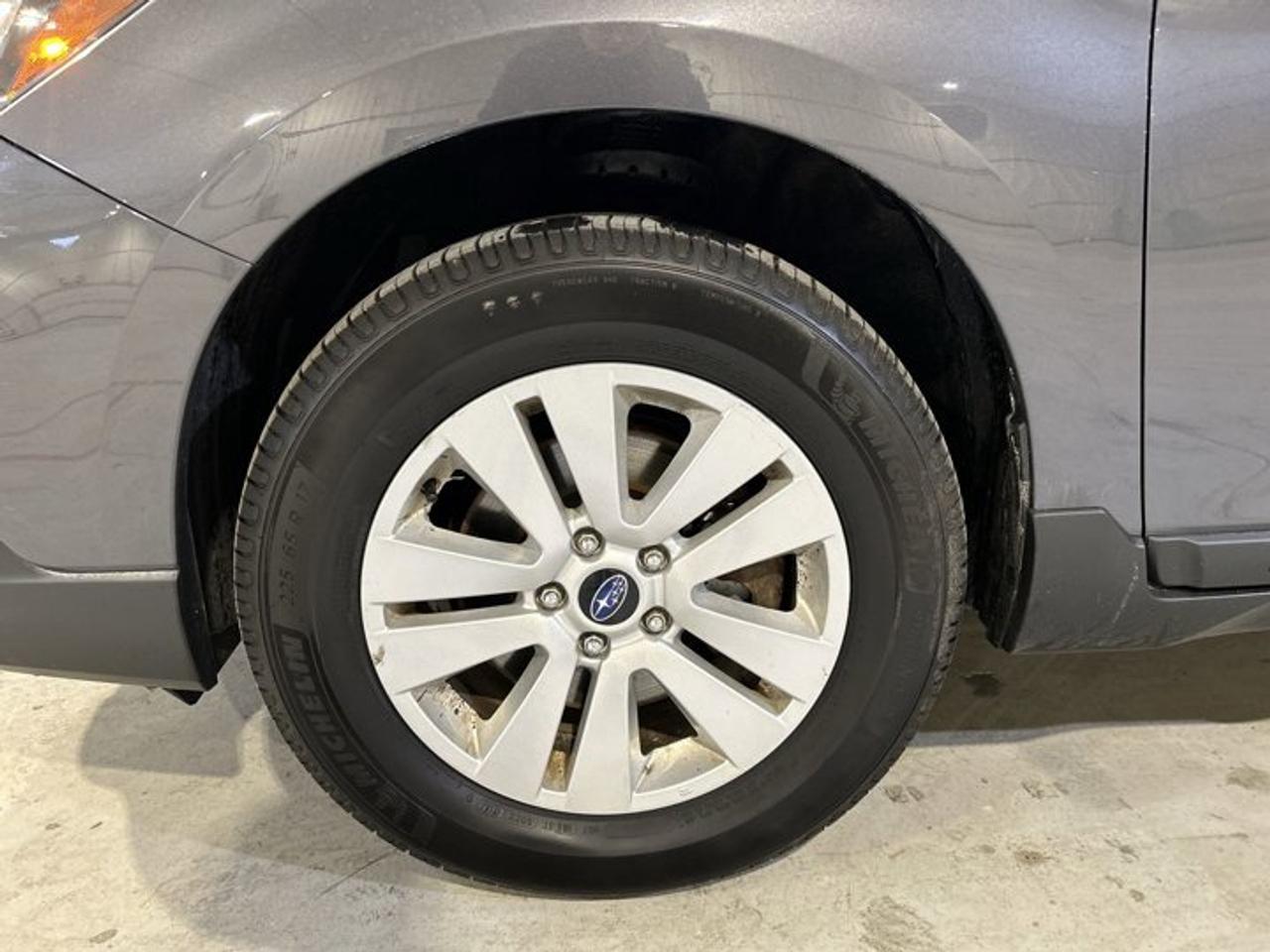 2019 Subaru Outback Touring AWD | Accident Free Photo