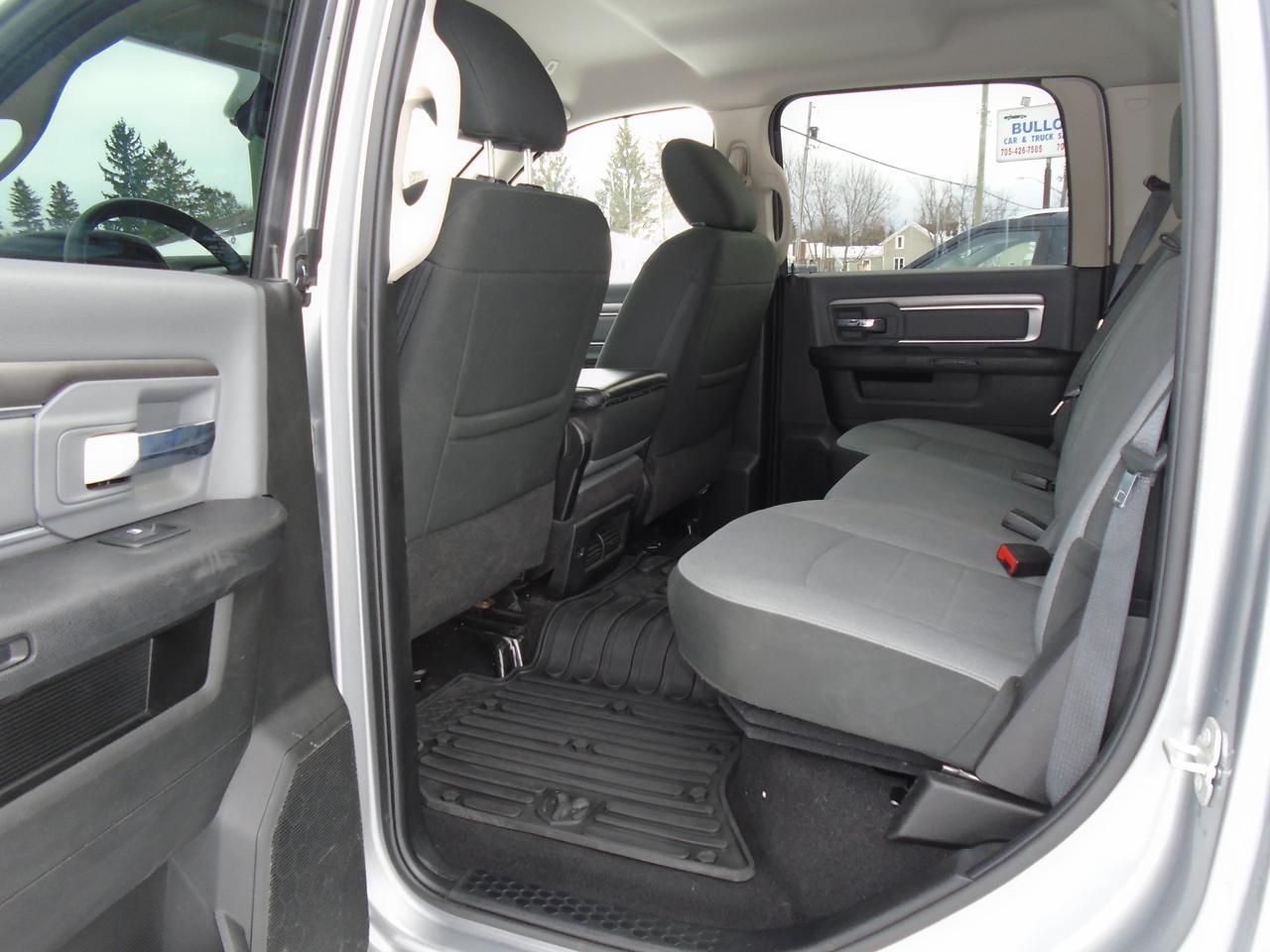 2023 RAM 1500 Classic SLT CREW HEMI 4X4 Photo