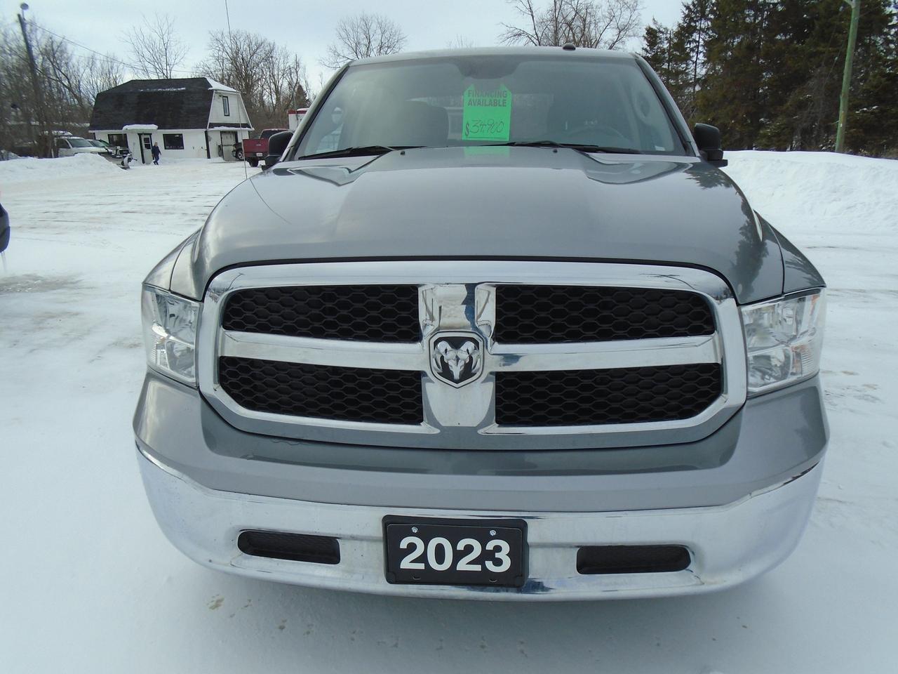 2023 RAM 1500 Classic SLT CREW HEMI 4X4 Photo