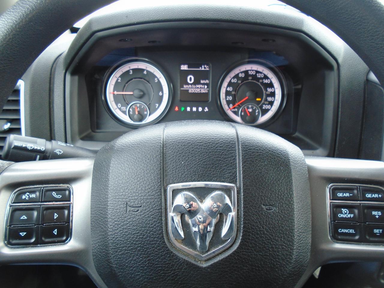 2023 RAM 1500 Classic SLT CREW HEMI 4X4 Photo