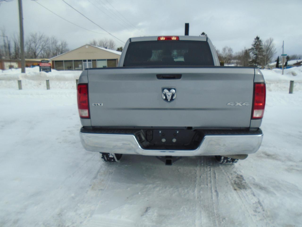 2023 RAM 1500 Classic SLT CREW HEMI 4X4 Photo