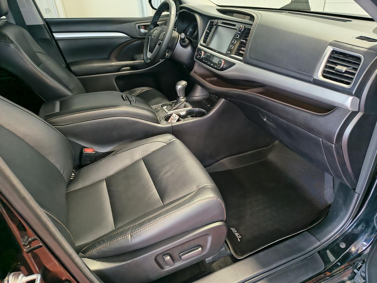 2024 Toyota Tundra Limited  Photo0