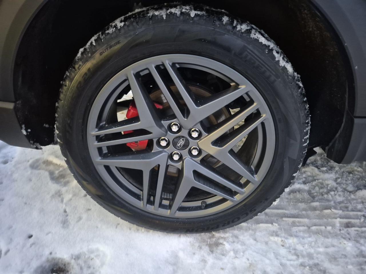 2025 Ford Explorer ST-LINE, 4WD, PREMIUM PACK! STREET PACKAGE! Photo4