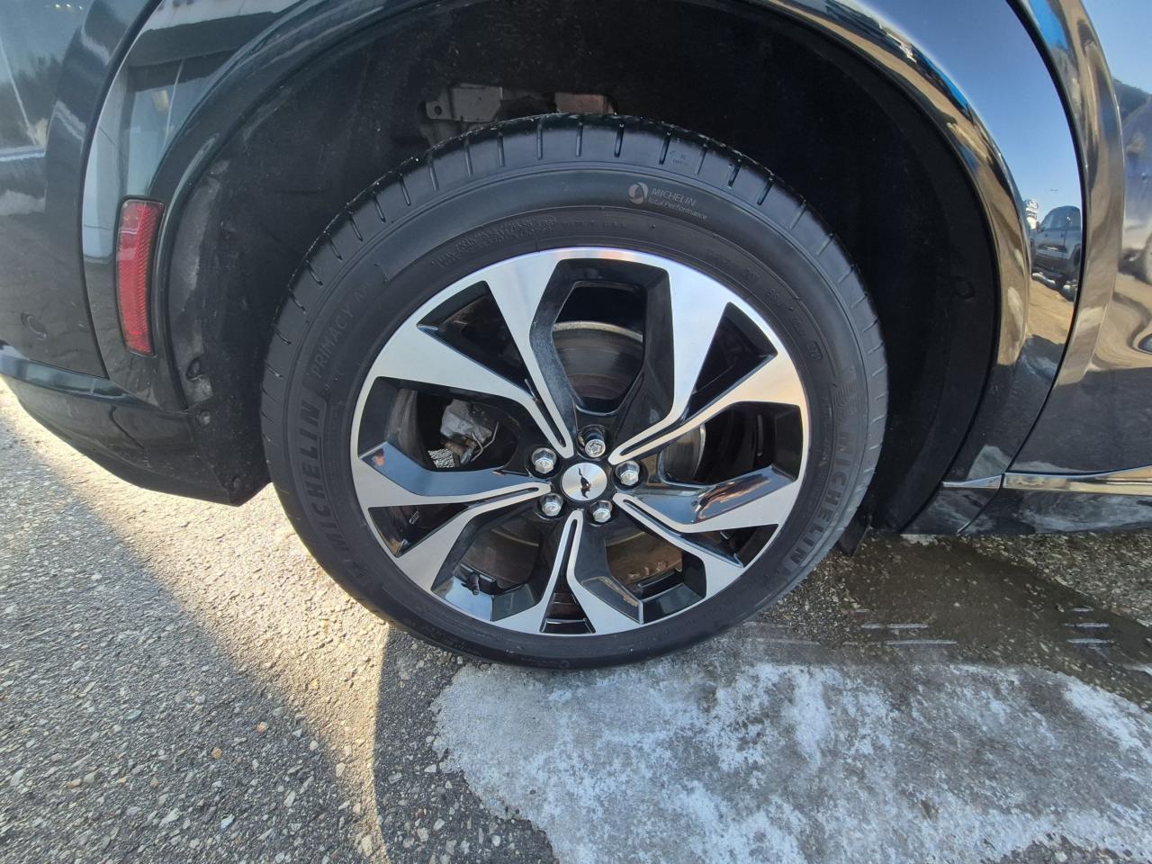 2021 Ford Mustang Mach-E PREMIUM, EXTENDED RANGE BATTERY, 15.5" SCREEN! Photo3