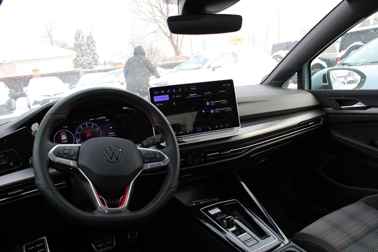 2025 Volkswagen Golf GTI 2.0 TSI 271 HP Photo