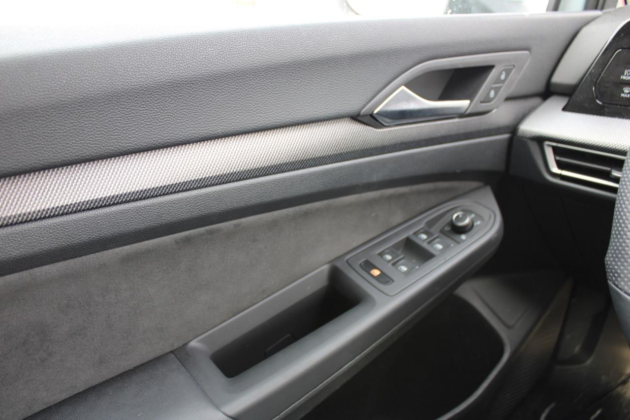 2025 Volkswagen Golf GTI 2.0 TSI 271 HP Photo