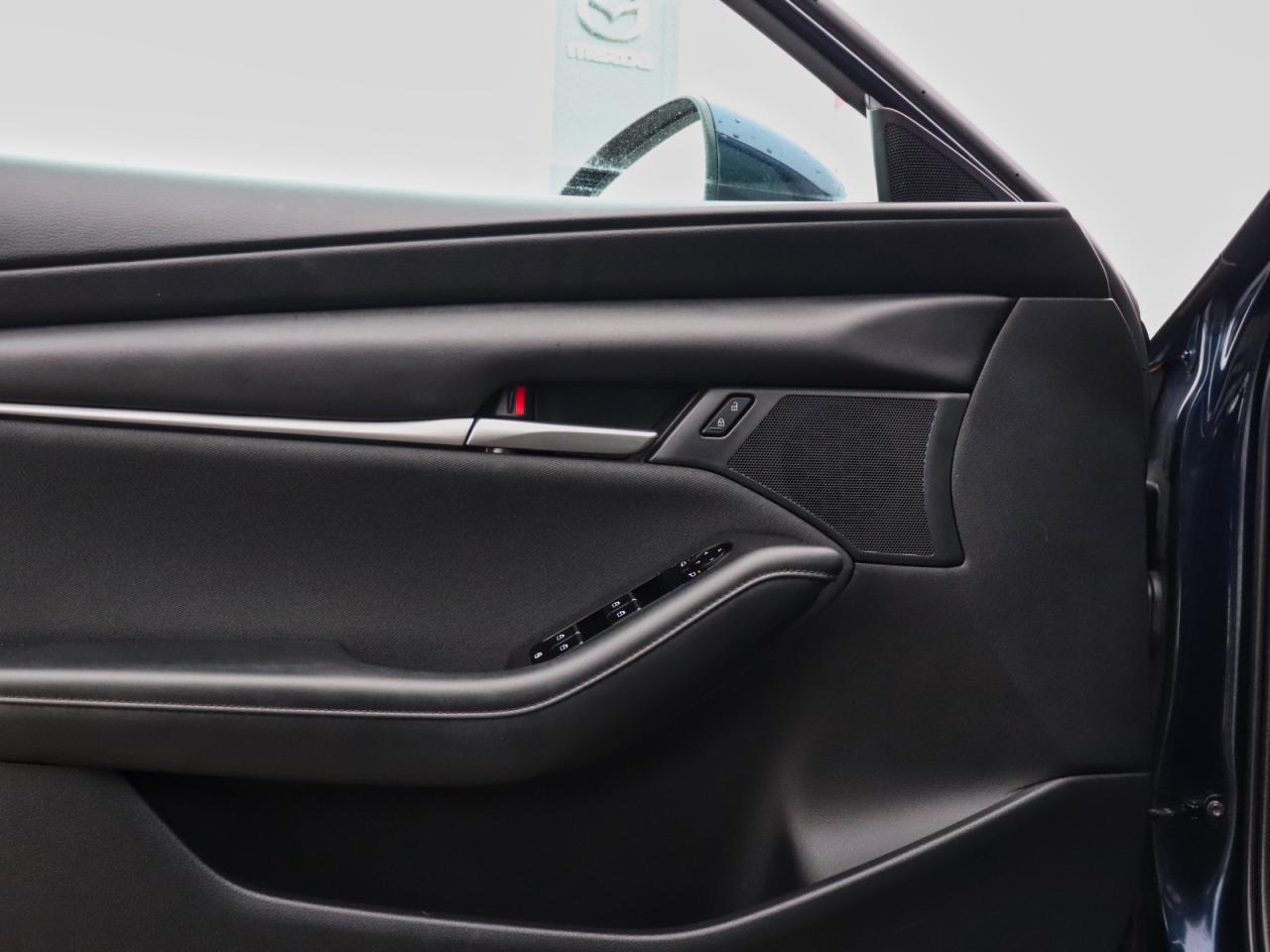 2023 Mazda Mazda3 Sport GX Photo