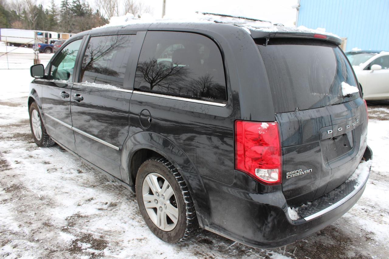 2017 Dodge Grand Caravan Crew Plus Photo3