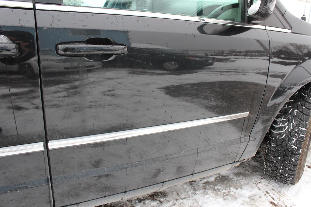 2017 Dodge Grand Caravan Crew Plus Photo