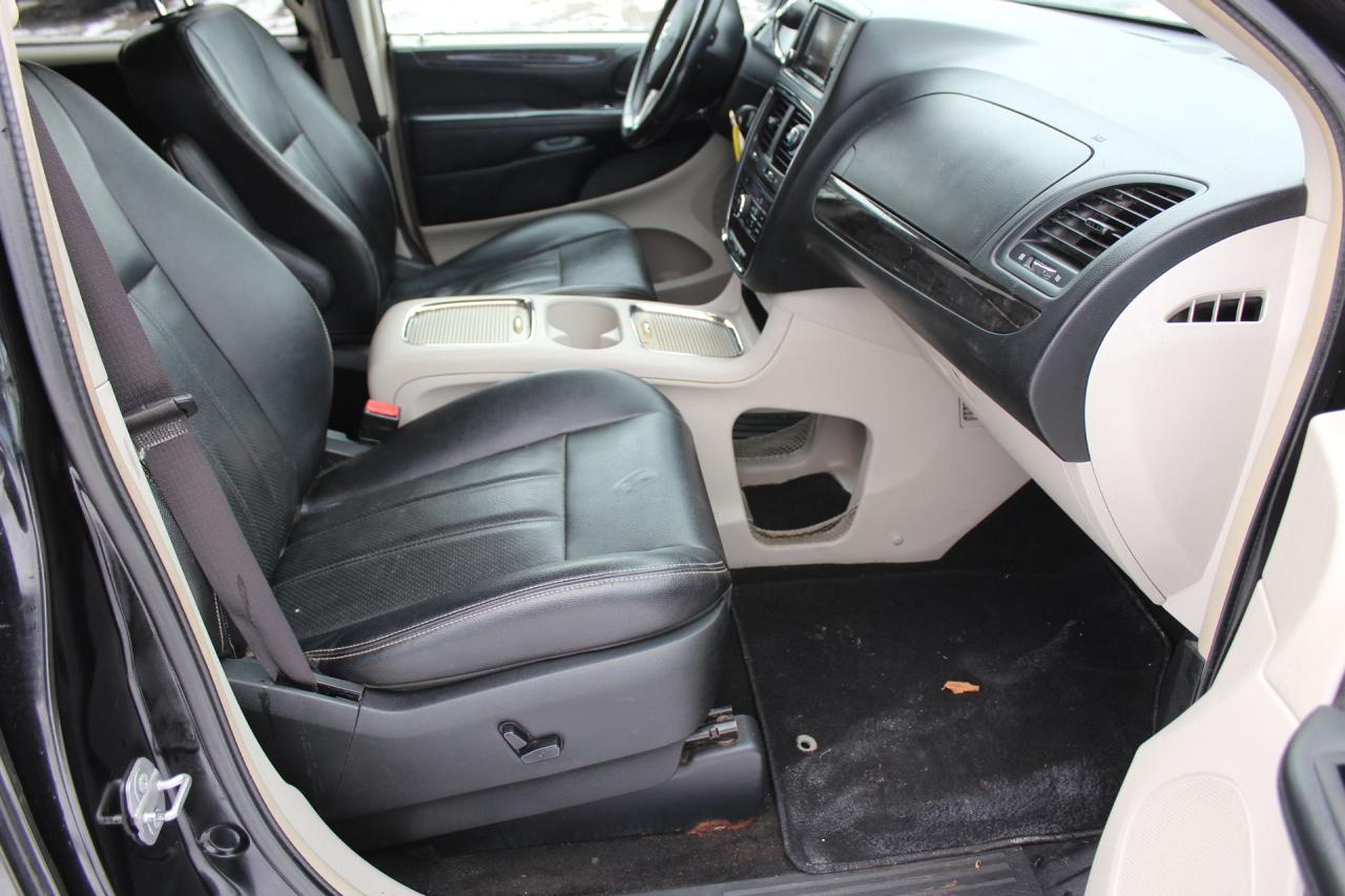 2017 Dodge Grand Caravan Crew Plus Photo