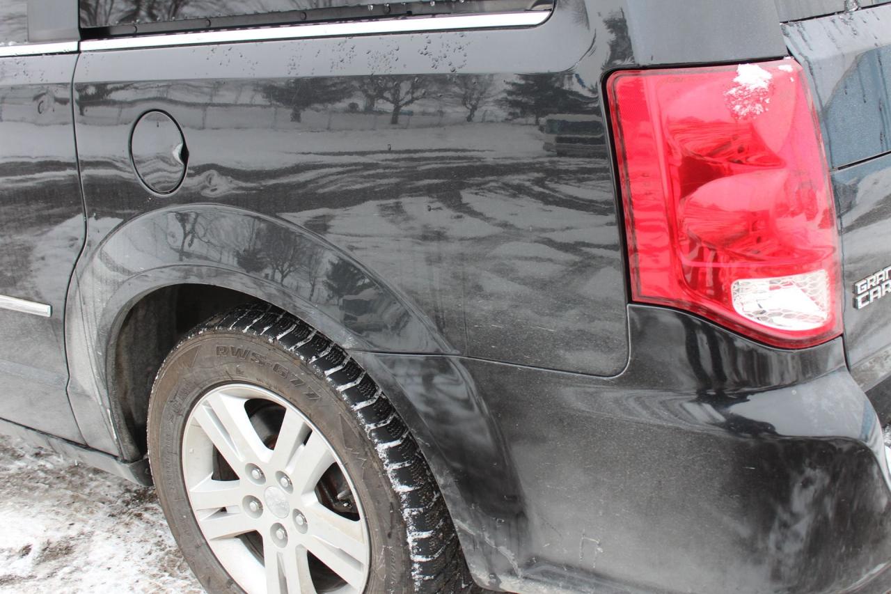 2017 Dodge Grand Caravan Crew Plus Photo