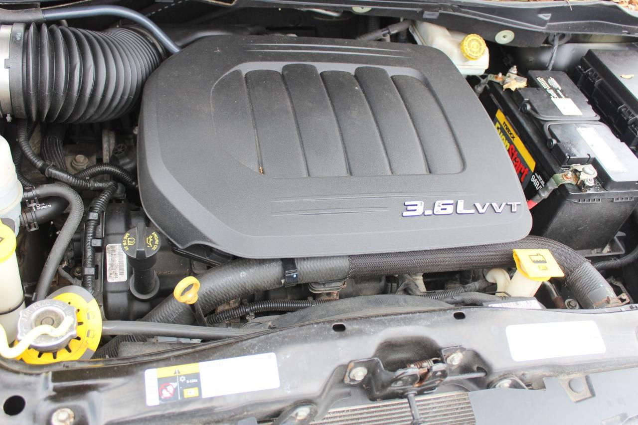 2017 Dodge Grand Caravan Crew Plus Photo