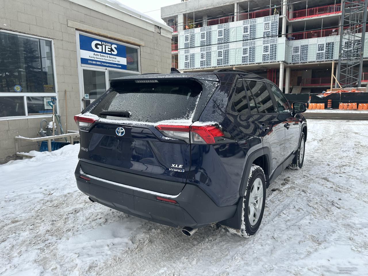 2019 Toyota RAV4 AWD Hybrid XLE Photo2
