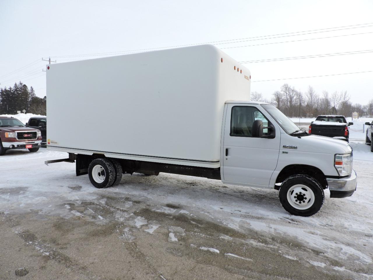 2016 Ford Econoline E-450 5.4L New Tires& Brakes New Rear Door 107000K Photo2