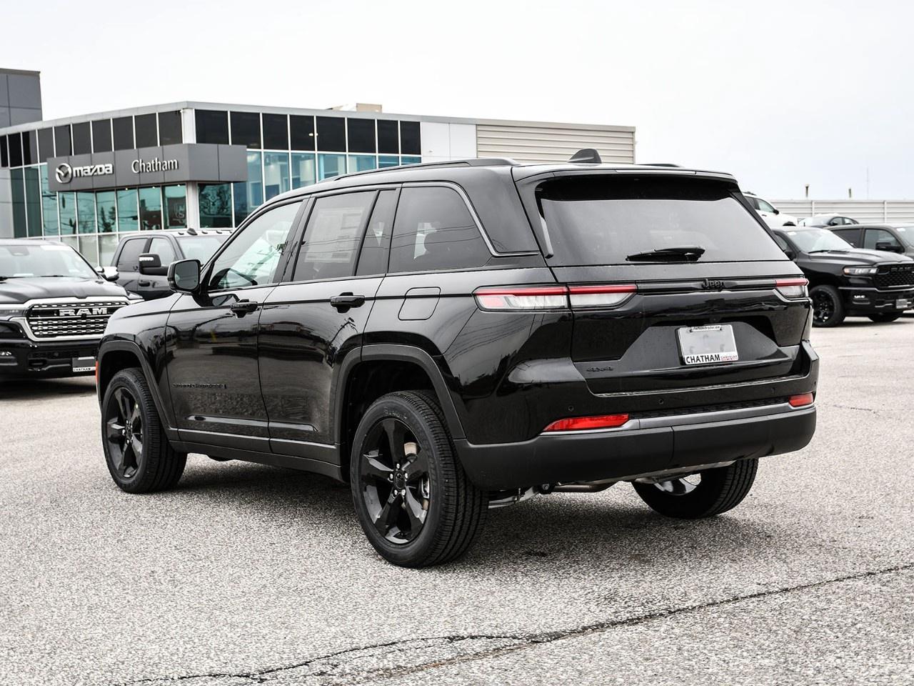 2026 Jeep Grand Cherokee ALTITUDE 4X4 Photo1