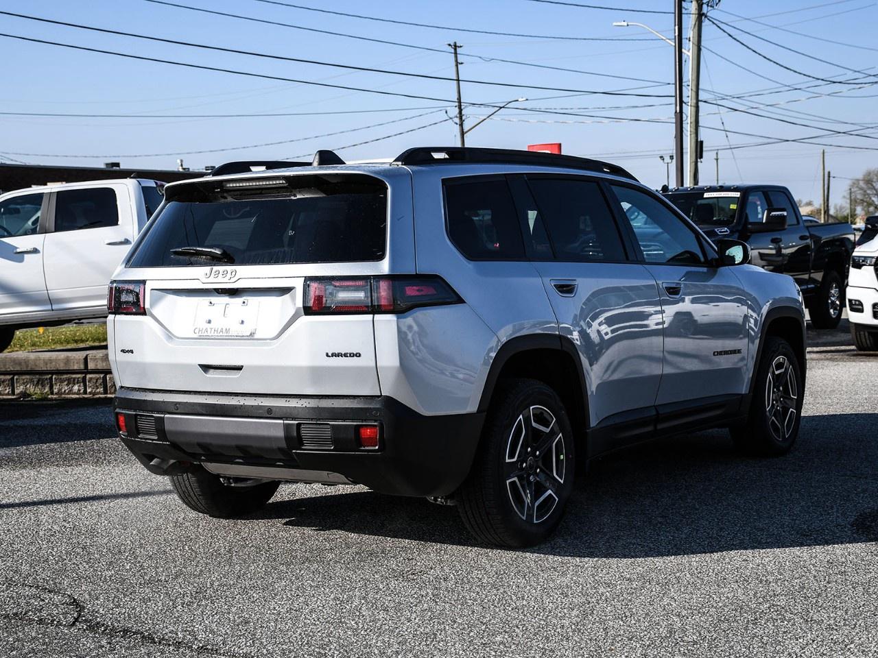 2026 Jeep Cherokee  Photo3