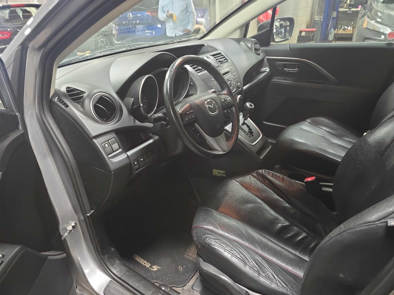 2017 Mazda MAZDA5 GT Accident Free | Leather Seats | Sunroof | Parking Sensors Photo3