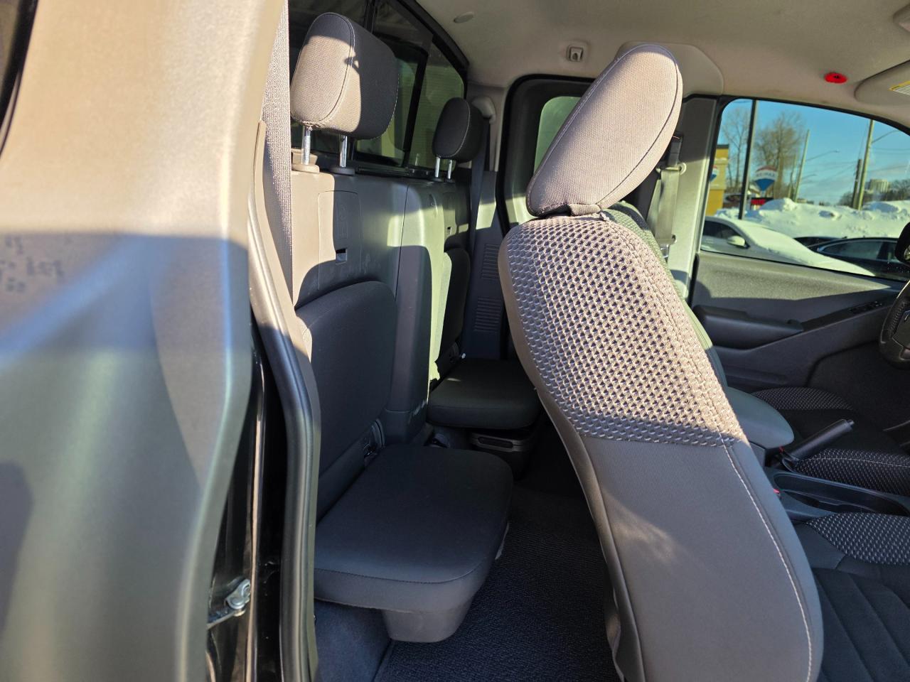 2019 Nissan Frontier MANUAL | PRO-4X | ACCIDENT FREE Photo